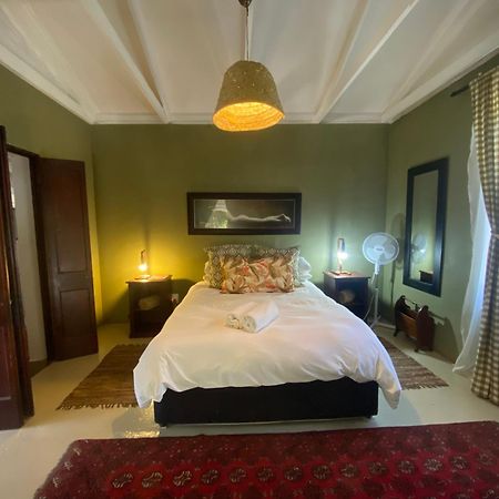 The Riverdeck Accommodation And Backpackers Найсне Экстерьер фото
