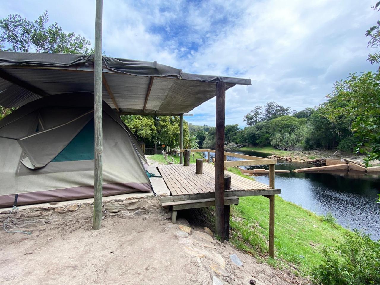 The Riverdeck Accommodation And Backpackers Найсне Экстерьер фото