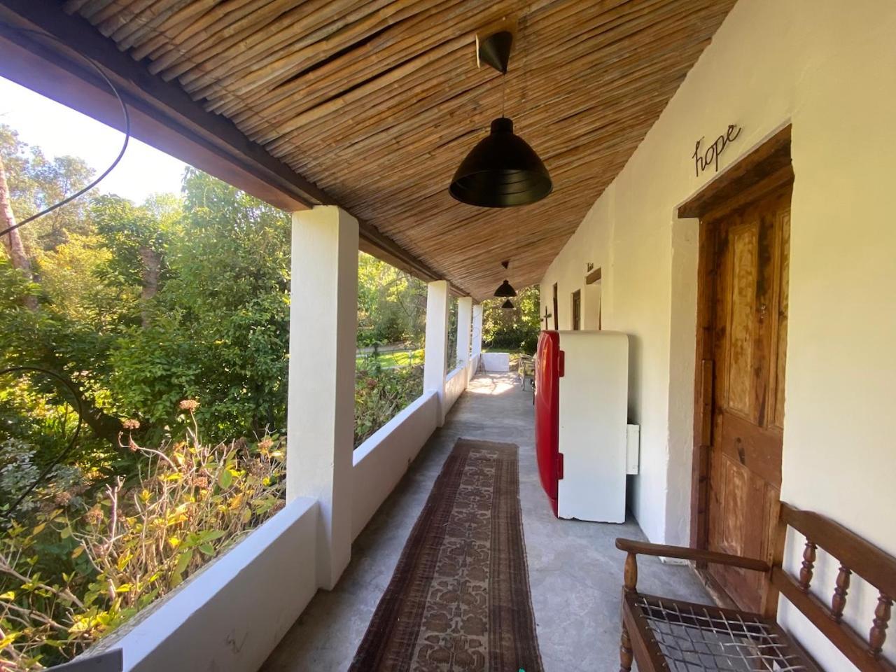 The Riverdeck Accommodation And Backpackers Найсне Экстерьер фото
