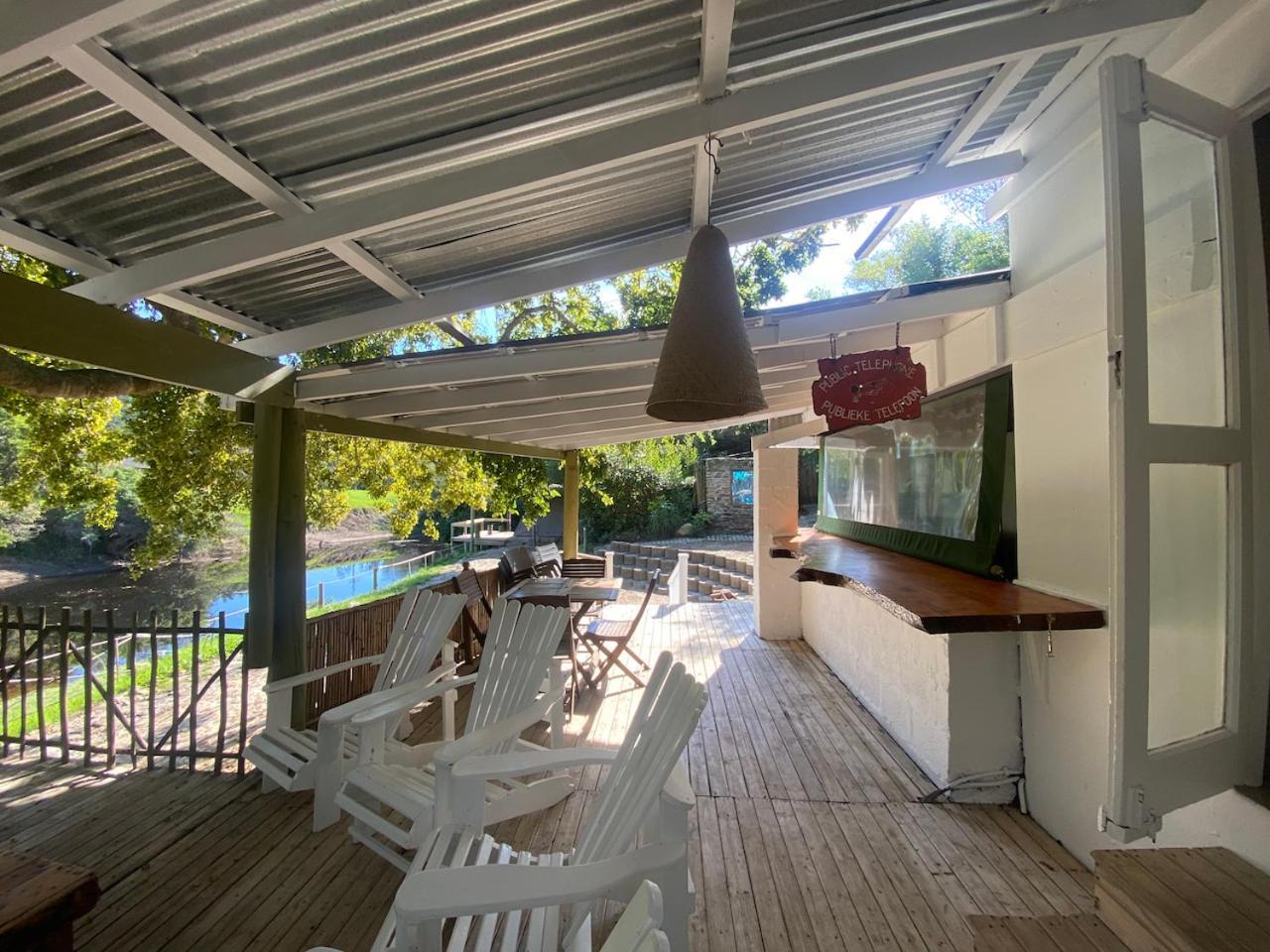 The Riverdeck Accommodation And Backpackers Найсне Номер фото