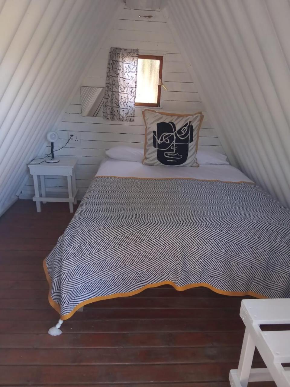 The Riverdeck Accommodation And Backpackers Найсне Экстерьер фото